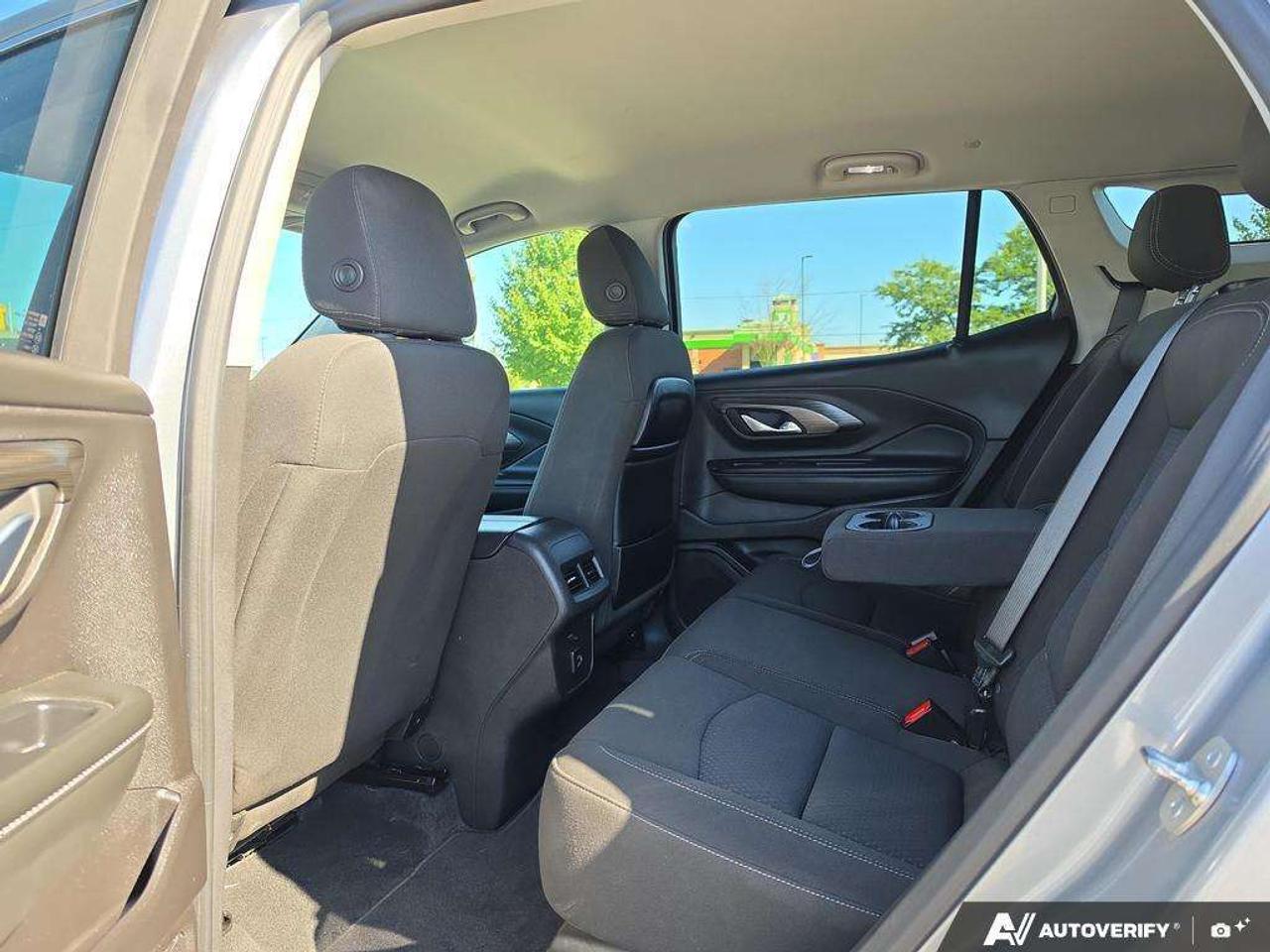 2024 GMC Terrain SLE AWD   OFF LEASE   WELL MAINTAINED   NO CLAIMS Photo