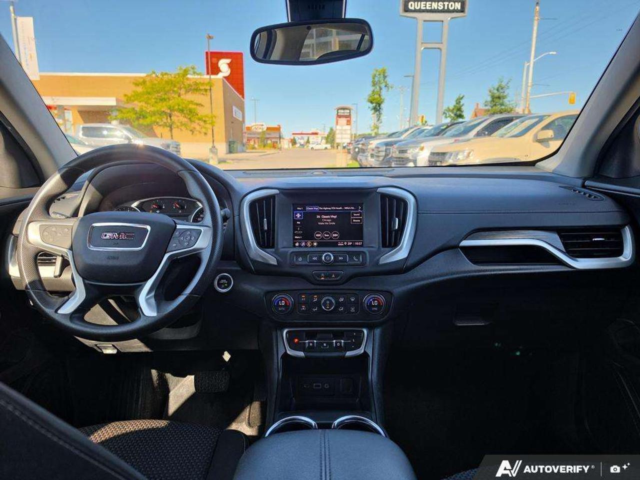 2024 GMC Terrain SLE AWD   OFF LEASE   WELL MAINTAINED   NO CLAIMS Photo