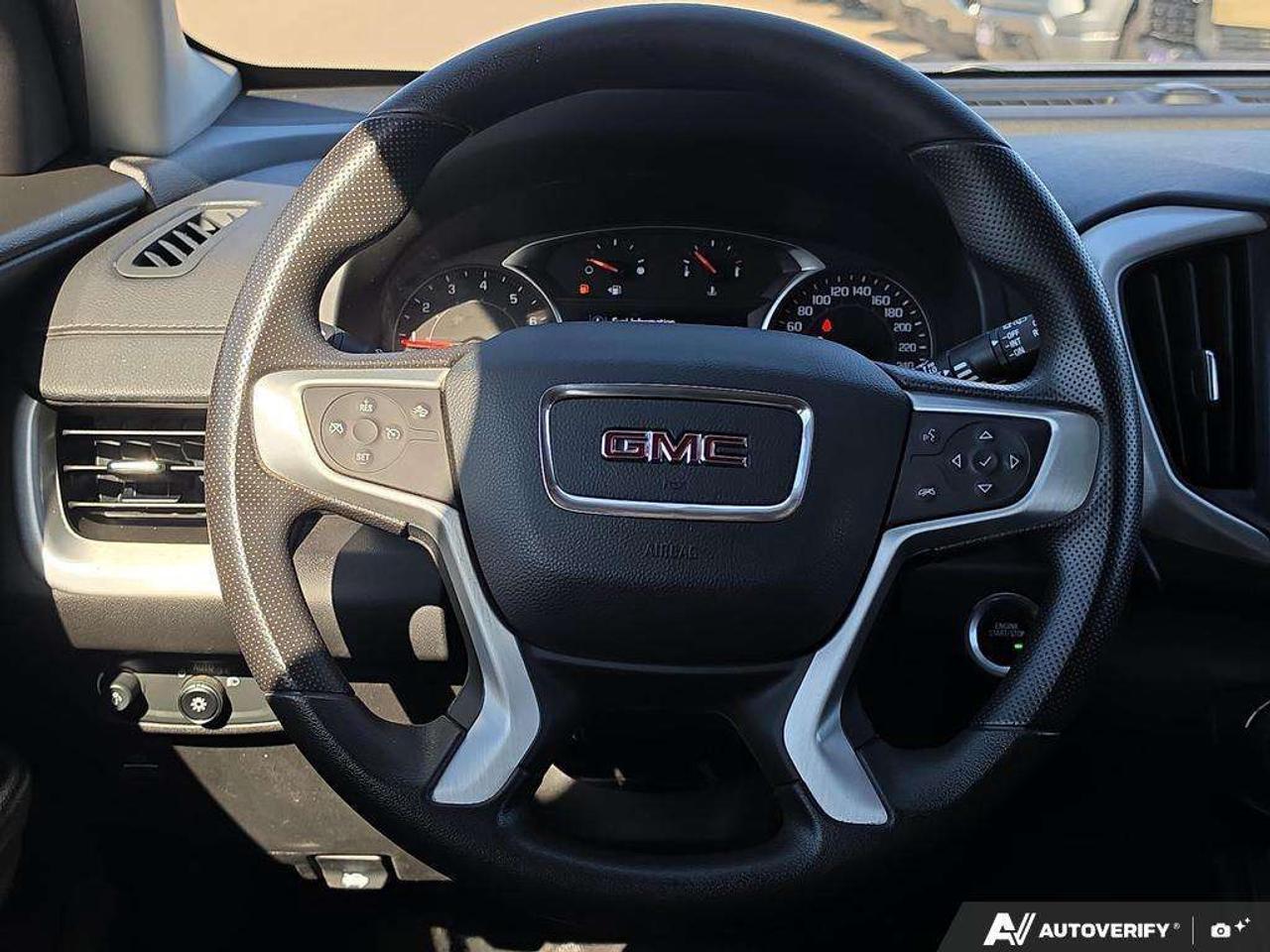 2024 GMC Terrain SLE AWD   OFF LEASE   WELL MAINTAINED   NO CLAIMS Photo