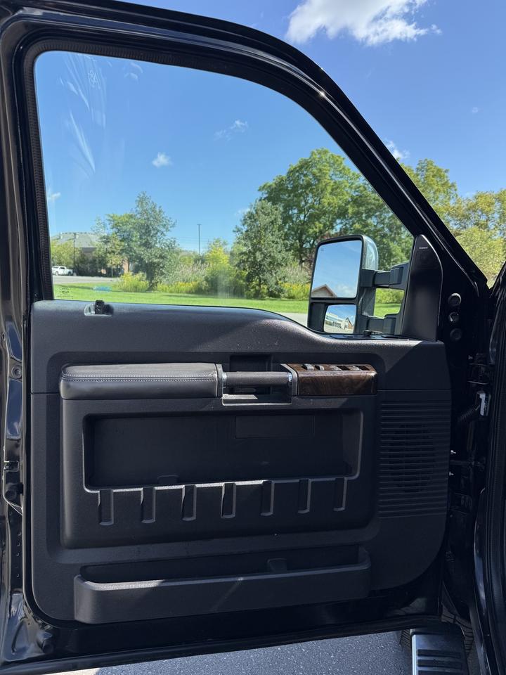 2016 Ford F-250 Platinum Photo