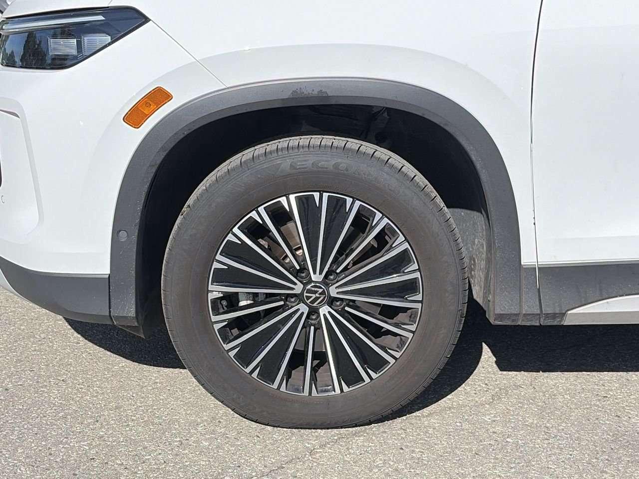 2026 Volkswagen Tiguan Comfortline 4MOTION Remote Starter  Alloy Wheels  Power Liftgate  Apple/Android CarPlay Photo