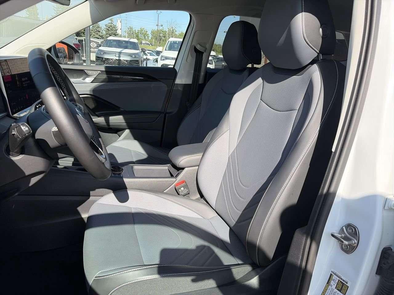 2026 Volkswagen Tiguan Comfortline 4MOTION Remote Starter  Alloy Wheels  Power Liftgate  Apple/Android CarPlay Photo