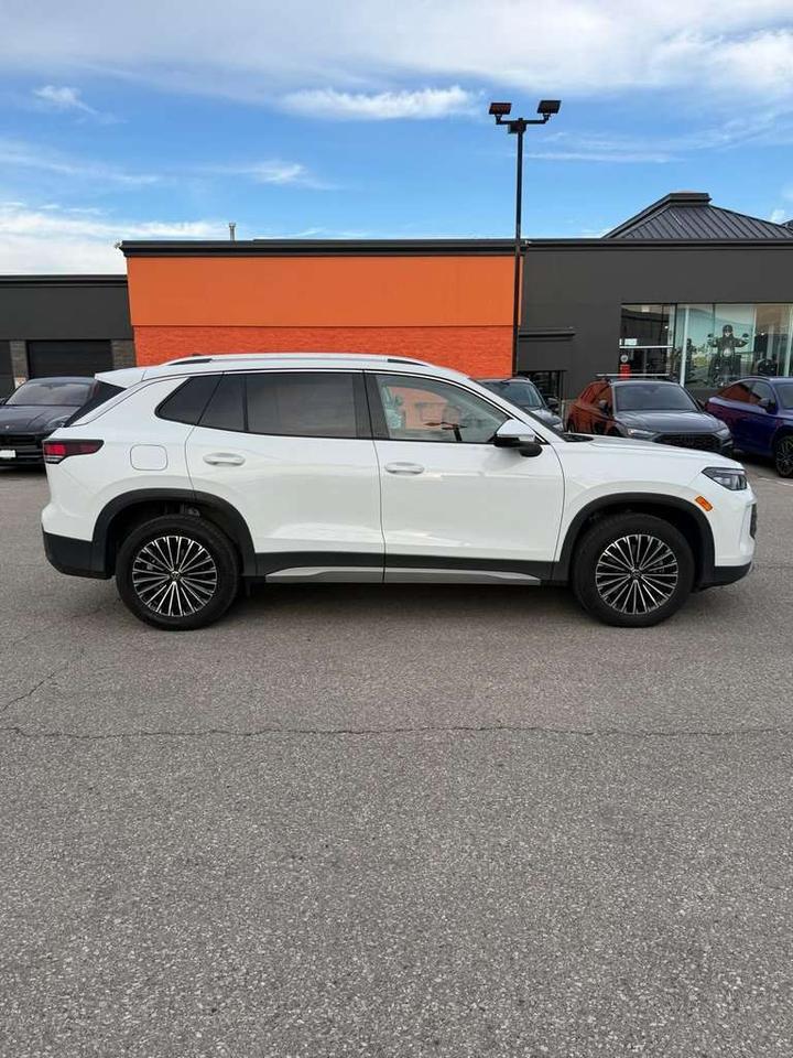 2026 Volkswagen Tiguan Comfortline 4MOTION Remote Starter  Alloy Wheels  Power Liftgate  Apple/Android CarPlay Photo