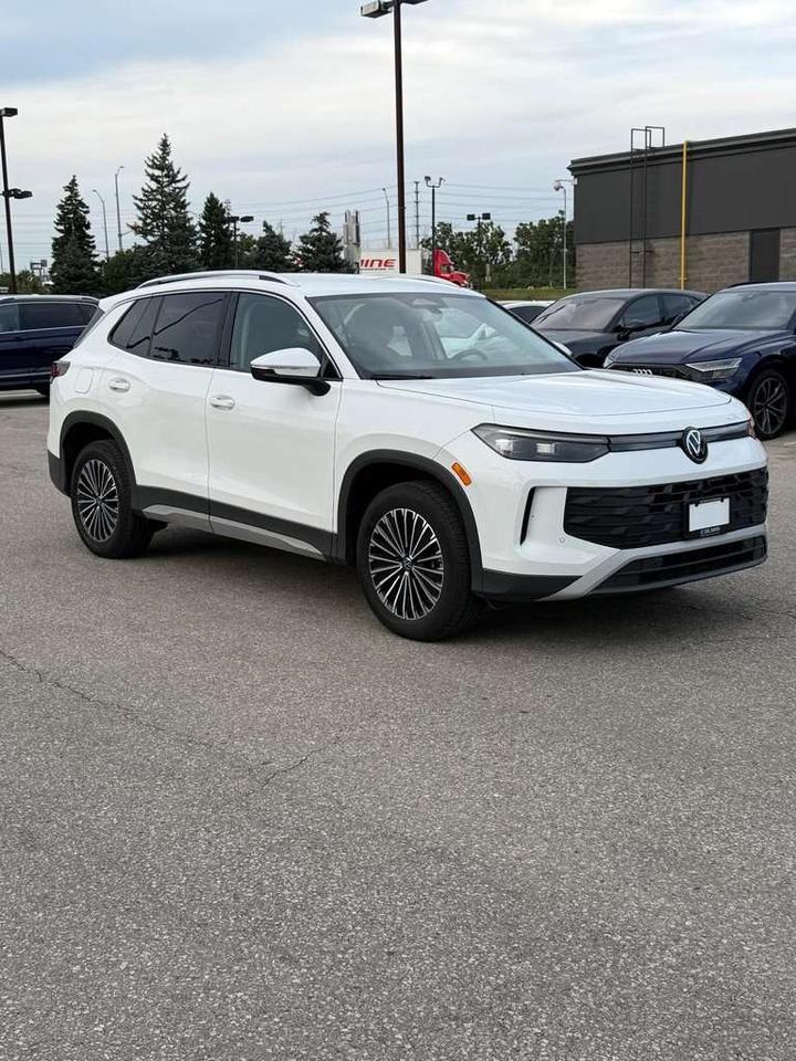 2026 Volkswagen Tiguan Comfortline 4MOTION Remote Starter  Alloy Wheels  Power Liftgate  Apple/Android CarPlay Photo