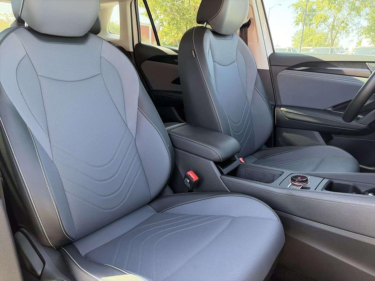 2026 Volkswagen Tiguan Comfortline 4MOTION Remote Starter  Alloy Wheels  Power Liftgate  Apple/Android CarPlay Photo