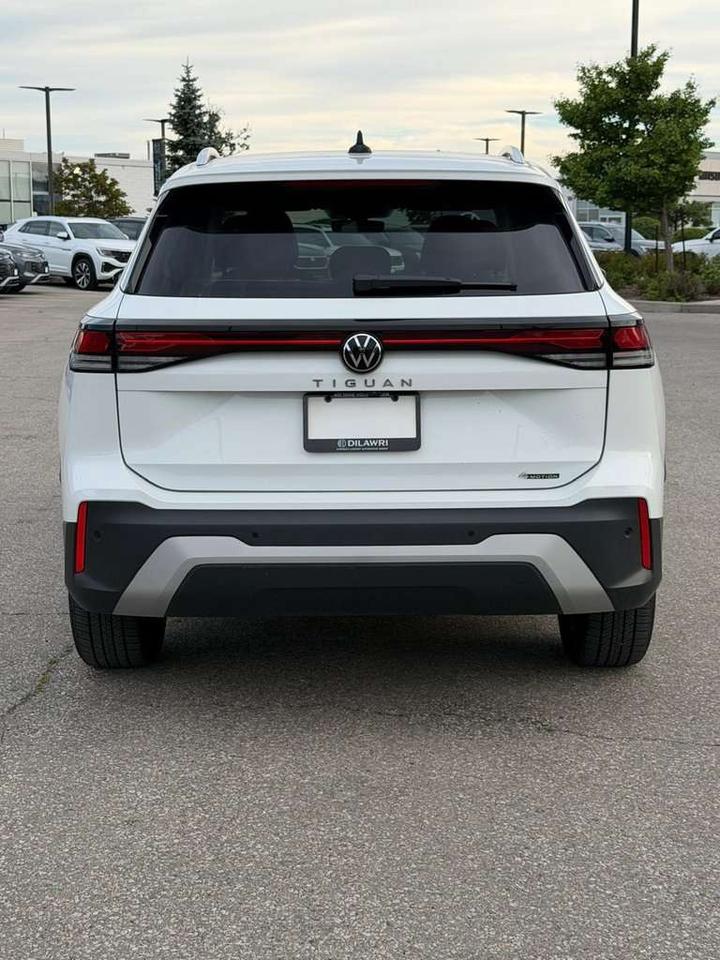 2026 Volkswagen Tiguan Comfortline 4MOTION Remote Starter  Alloy Wheels  Power Liftgate  Apple/Android CarPlay Photo
