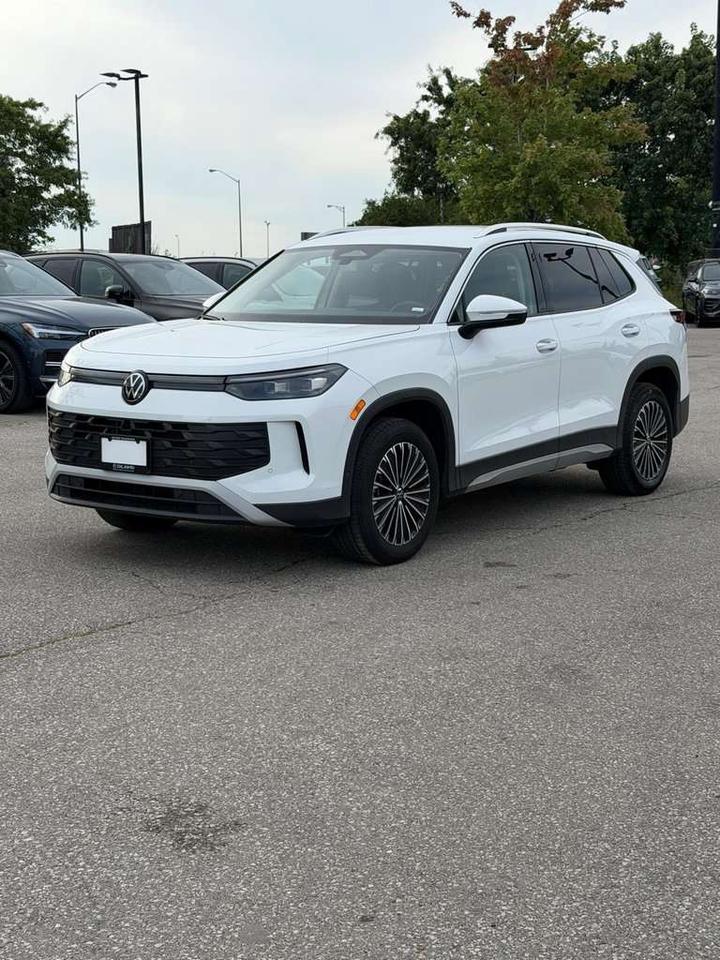 2026 Volkswagen Tiguan Comfortline 4MOTION Remote Starter  Alloy Wheels  Power Liftgate  Apple/Android CarPlay Photo
