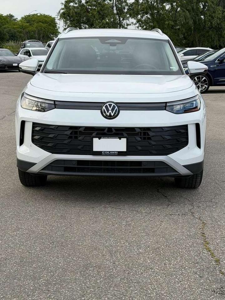 2026 Volkswagen Tiguan Comfortline 4MOTION Remote Starter  Alloy Wheels  Power Liftgate  Apple/Android CarPlay Photo