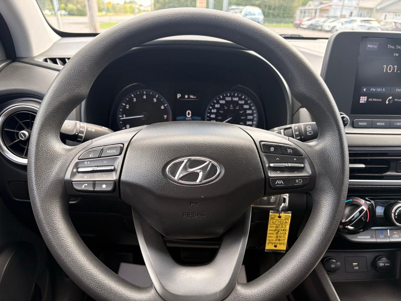 2023 Hyundai KONA 2.0L Essential AWD Photo