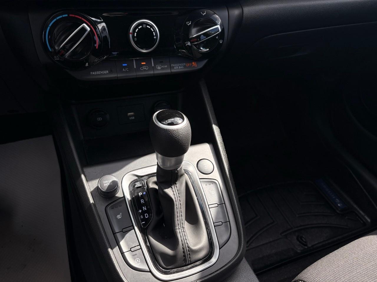 2023 Hyundai KONA 2.0L Essential AWD Photo