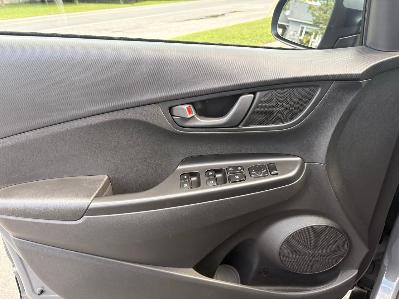 2023 Hyundai KONA 2.0L Essential AWD Photo