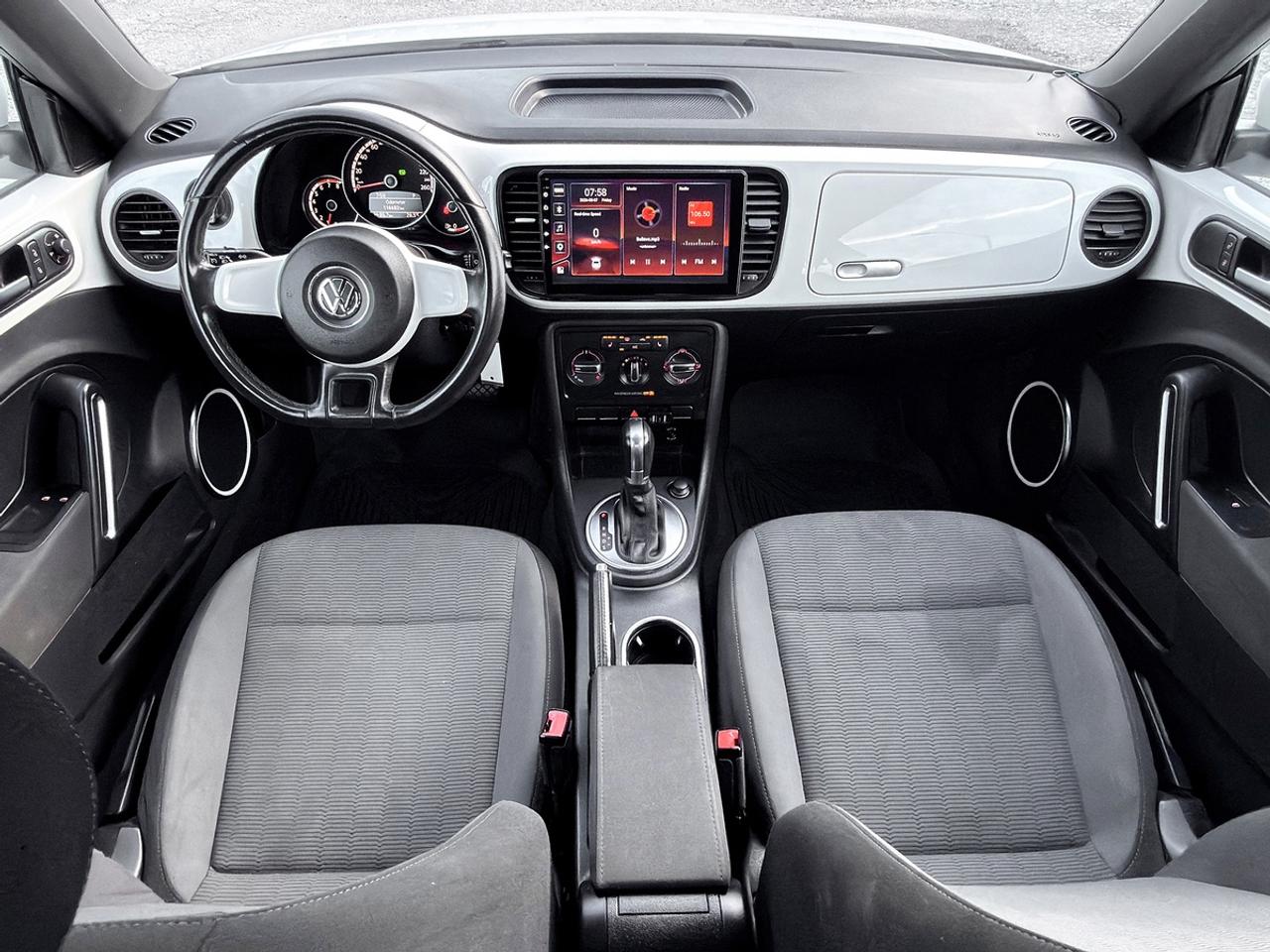 2013 Volkswagen Beetle 2.5L COUPE w/SUNROOF Photo4