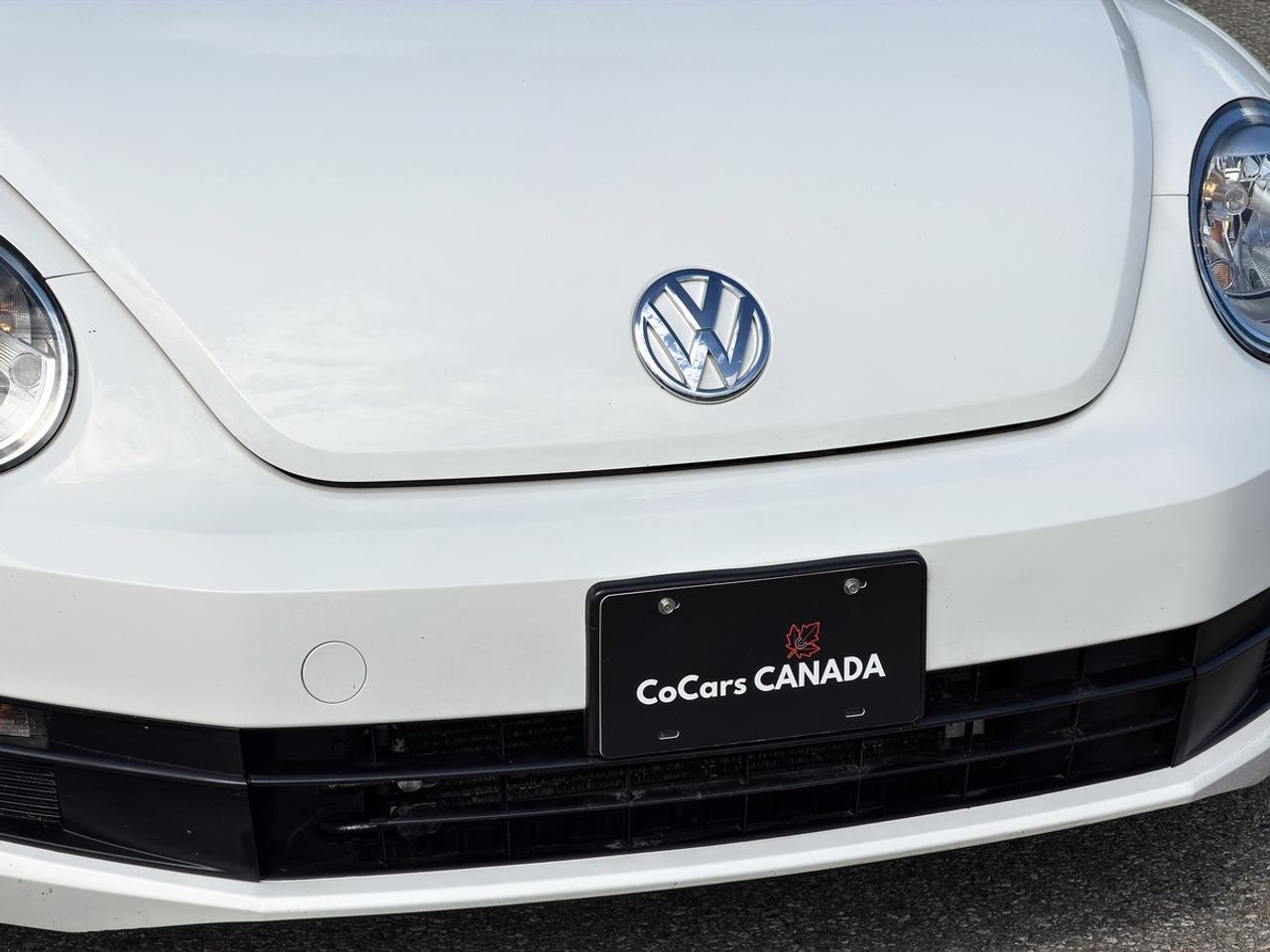 2013 Volkswagen Beetle 2.5L COUPE w/SUNROOF Photo