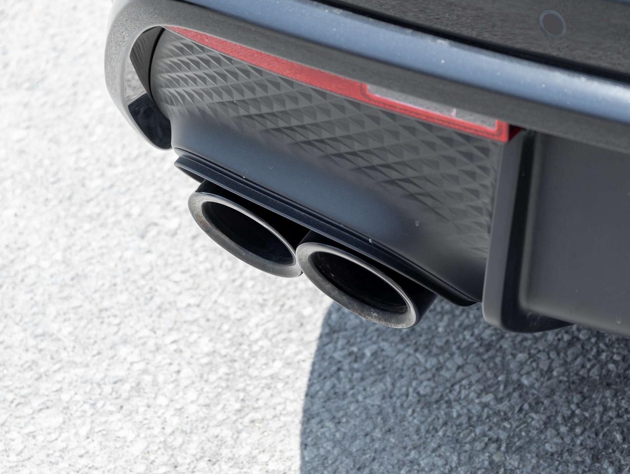 2026 Porsche Macan T   Sport Exhaust   Adaptive Air Suspension Photo