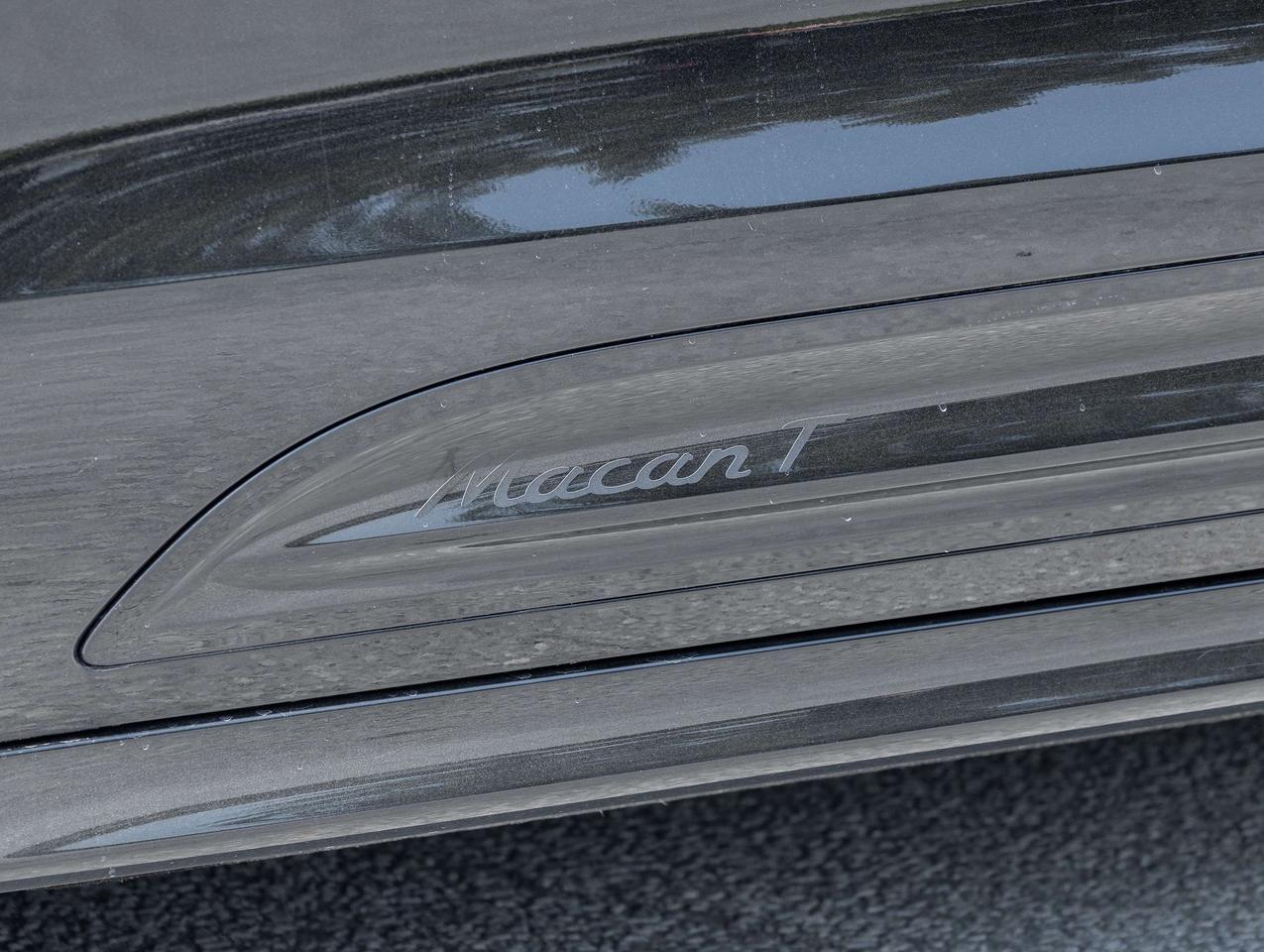 2026 Porsche Macan T   Sport Exhaust   Adaptive Air Suspension Photo