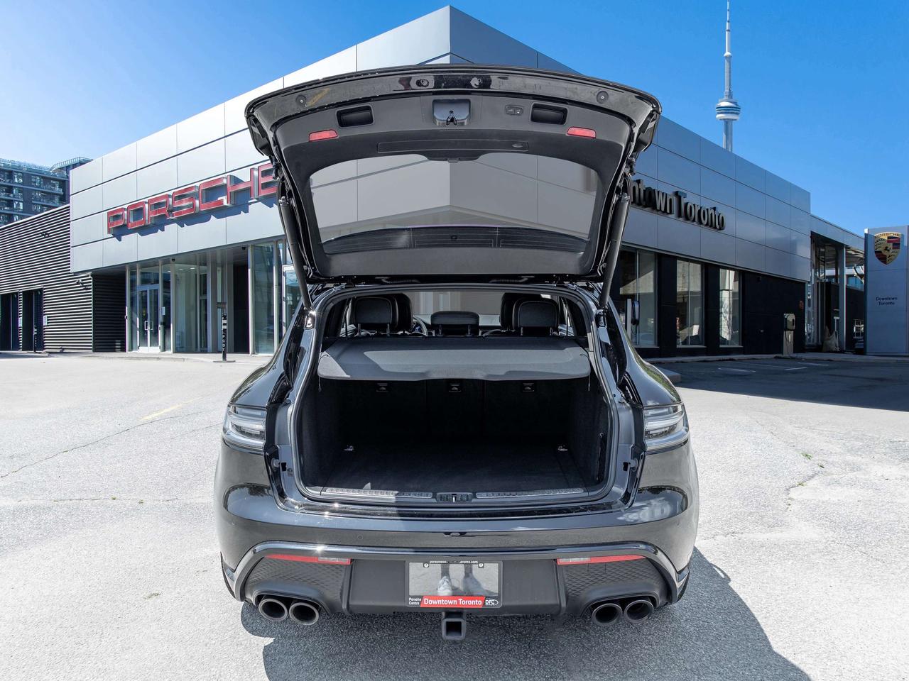 2026 Porsche Macan T   Sport Exhaust   Adaptive Air Suspension Photo