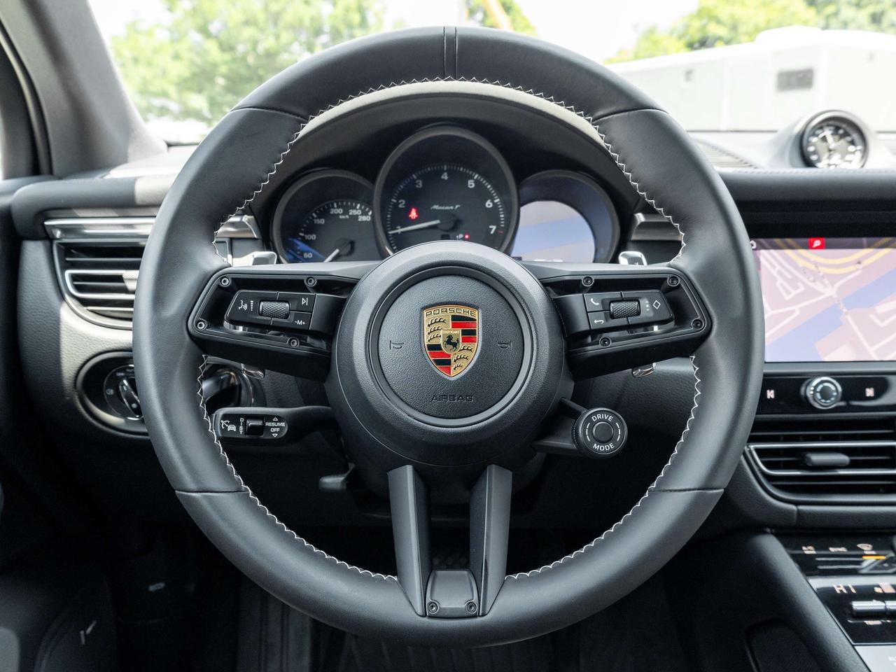 2026 Porsche Macan T   Sport Exhaust   Adaptive Air Suspension Photo