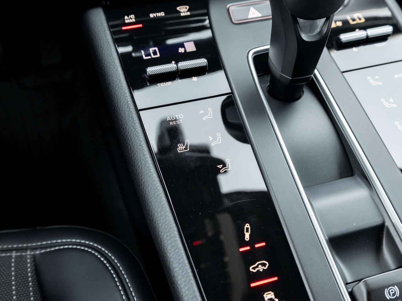 2026 Porsche Macan T   Sport Exhaust   Adaptive Air Suspension Photo