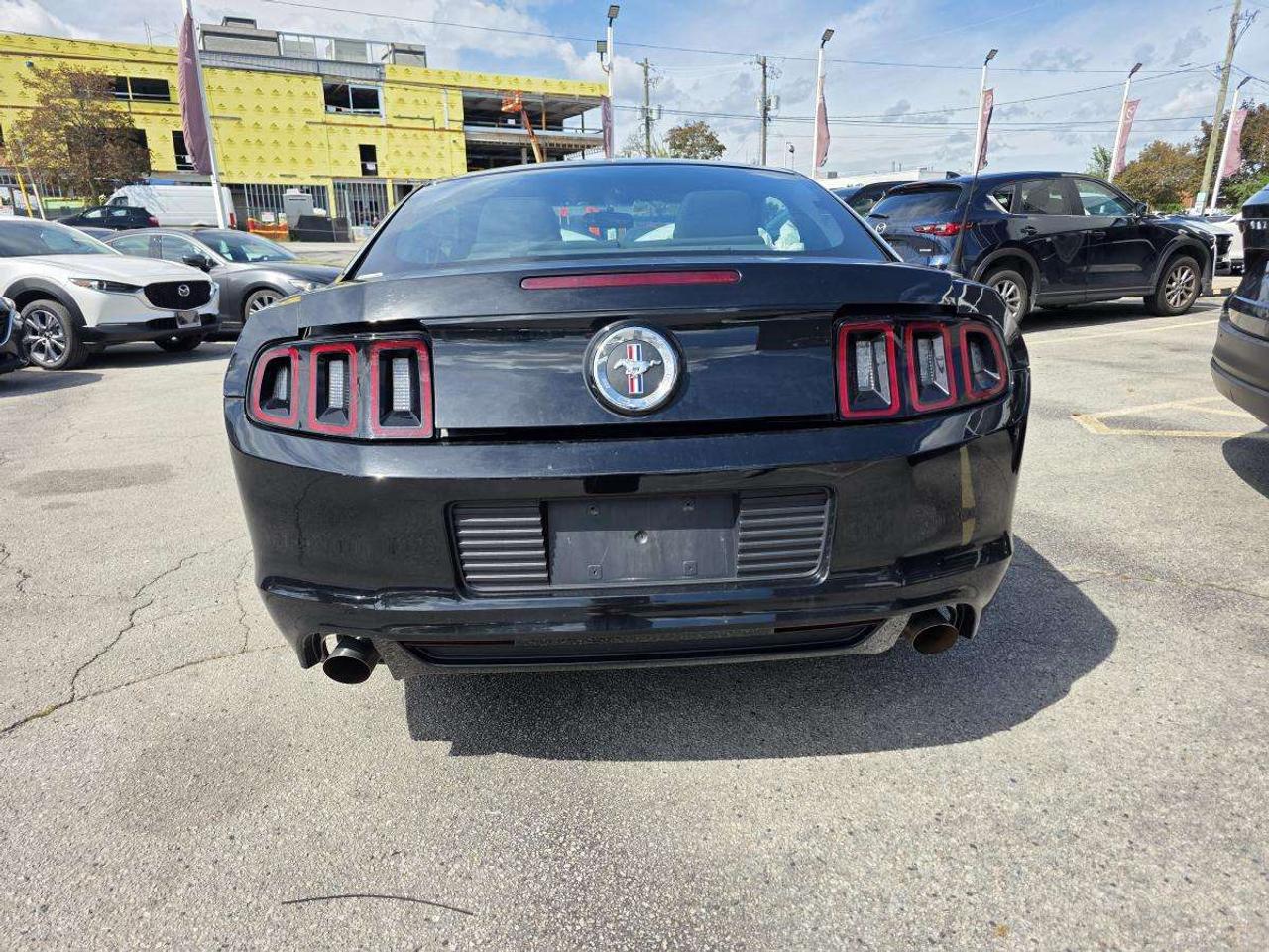2014 Ford Mustang MANUEL V6 Premium CLEAN CARFAX Photo4