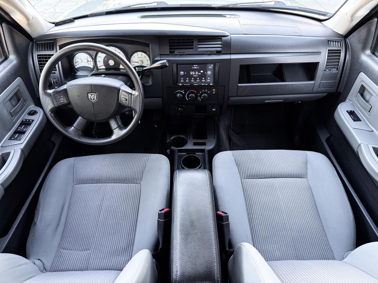 2011 Dodge Dakota SXT CREW CAB 4X4 V6 Photo