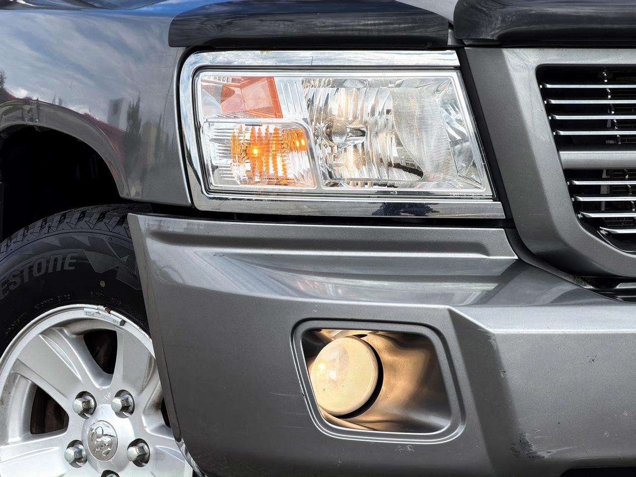 2011 Dodge Dakota SXT CREW CAB 4X4 V6 Photo