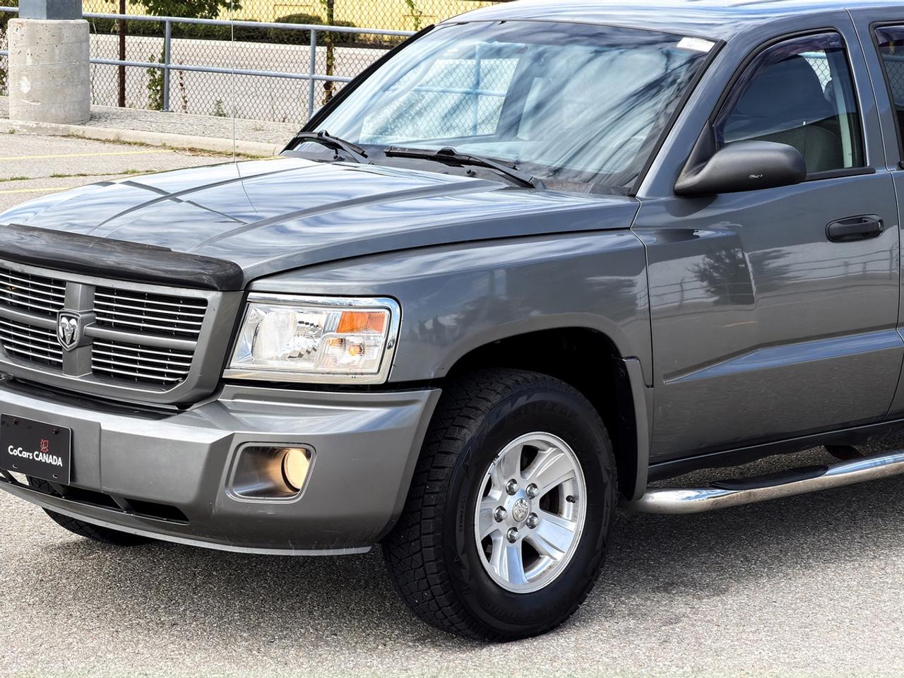 2011 Dodge Dakota SXT CREW CAB 4X4 V6 Photo