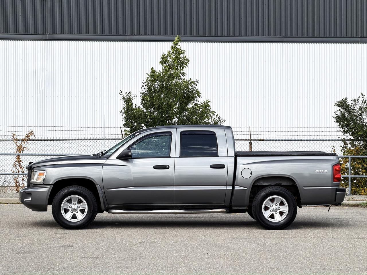 2011 Dodge Dakota SXT CREW CAB 4X4 V6 Photo