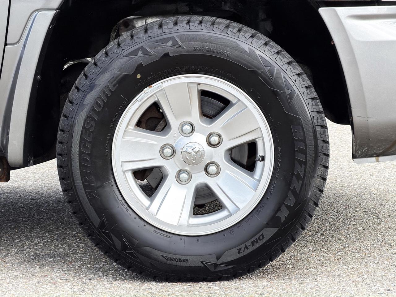 2011 Dodge Dakota SXT CREW CAB 4X4 V6 Photo