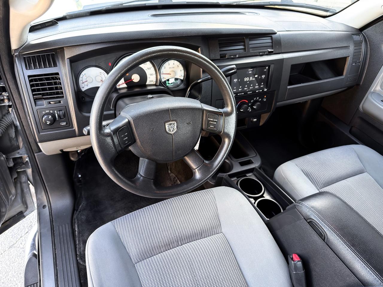 2011 Dodge Dakota SXT CREW CAB 4X4 V6 Photo