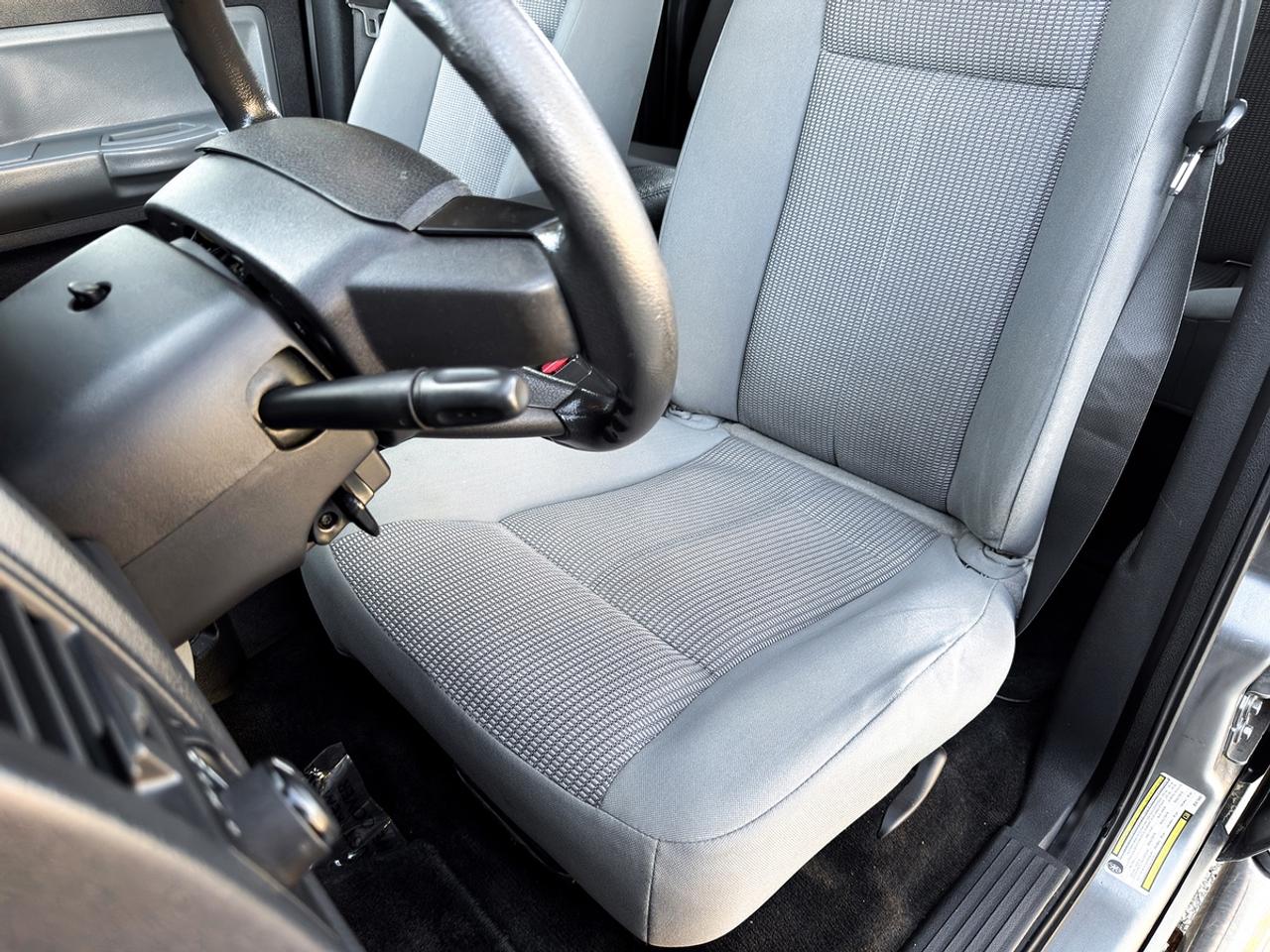 2011 Dodge Dakota SXT CREW CAB 4X4 V6 Photo