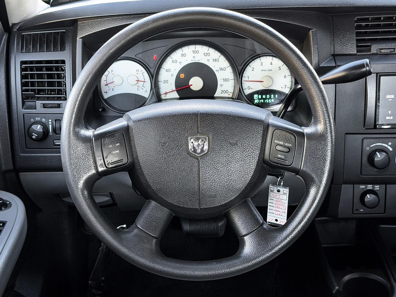 2011 Dodge Dakota SXT CREW CAB 4X4 V6 Photo