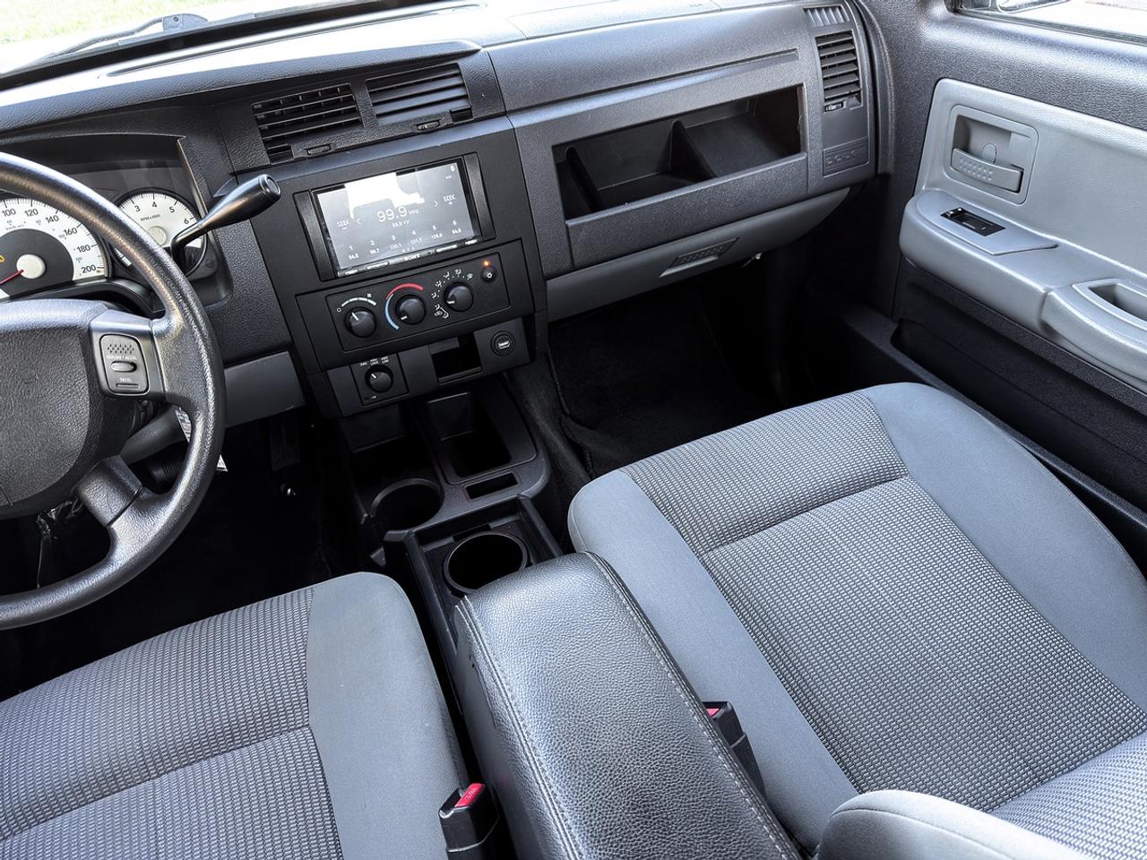 2011 Dodge Dakota SXT CREW CAB 4X4 V6 Photo