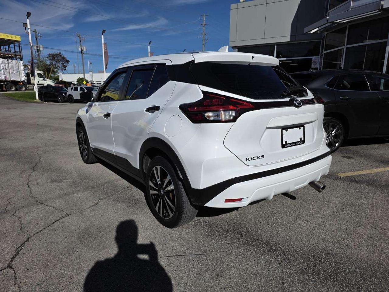 2024 Nissan Kicks LOW KM 1 OWNER CLEANC ARFAX Photo