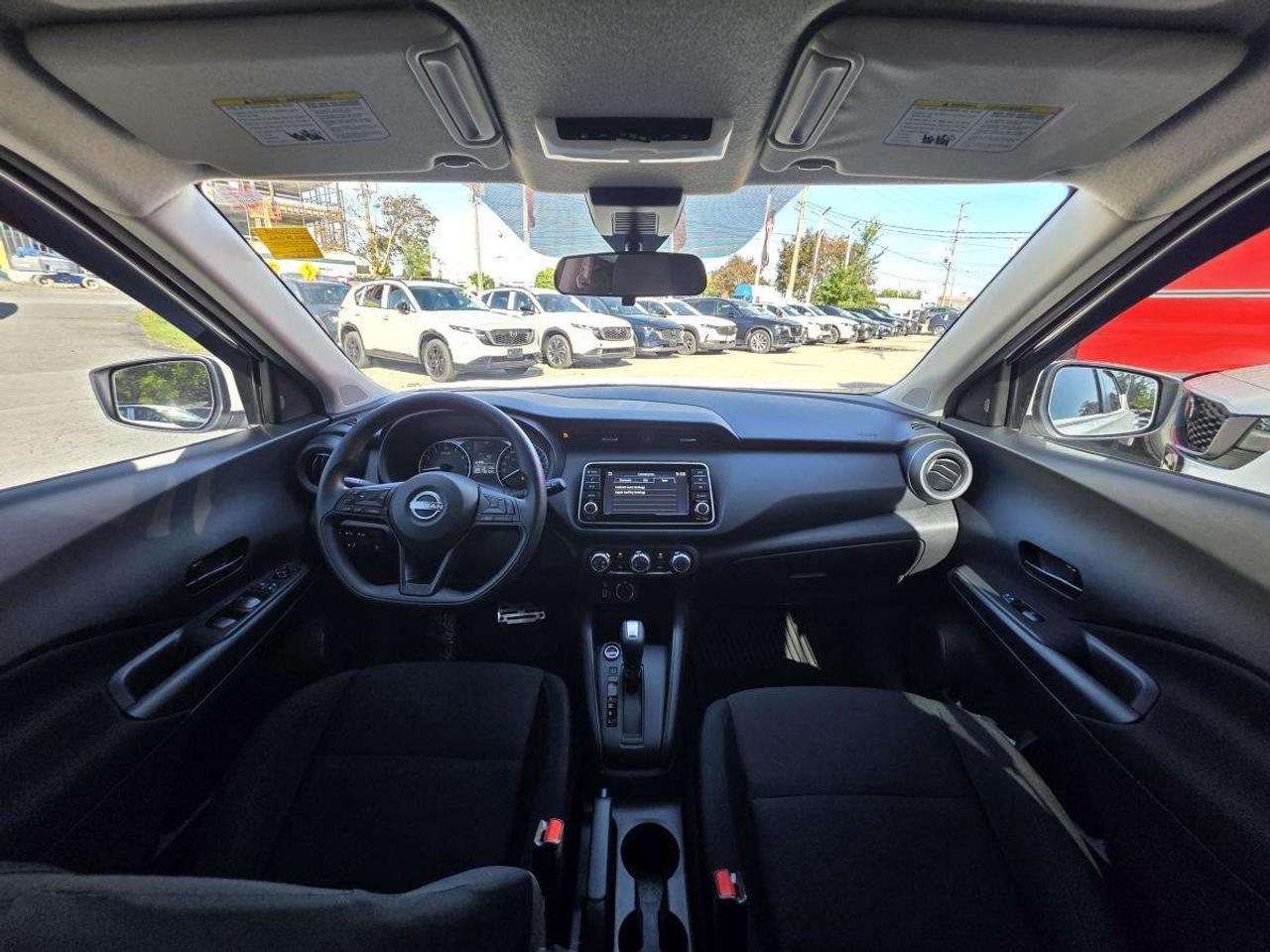 2024 Nissan Kicks LOW KM 1 OWNER CLEANC ARFAX Photo
