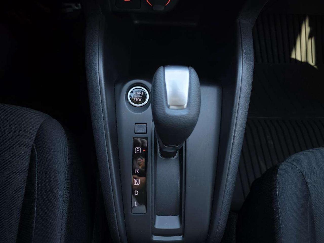 2024 Nissan Kicks LOW KM 1 OWNER CLEANC ARFAX Photo