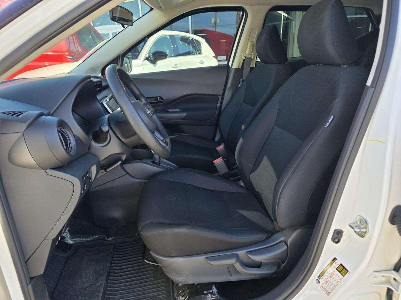 2024 Nissan Kicks LOW KM 1 OWNER CLEANC ARFAX Photo