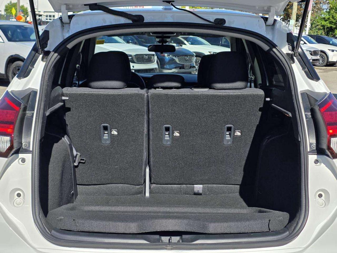 2024 Nissan Kicks LOW KM 1 OWNER CLEANC ARFAX Photo
