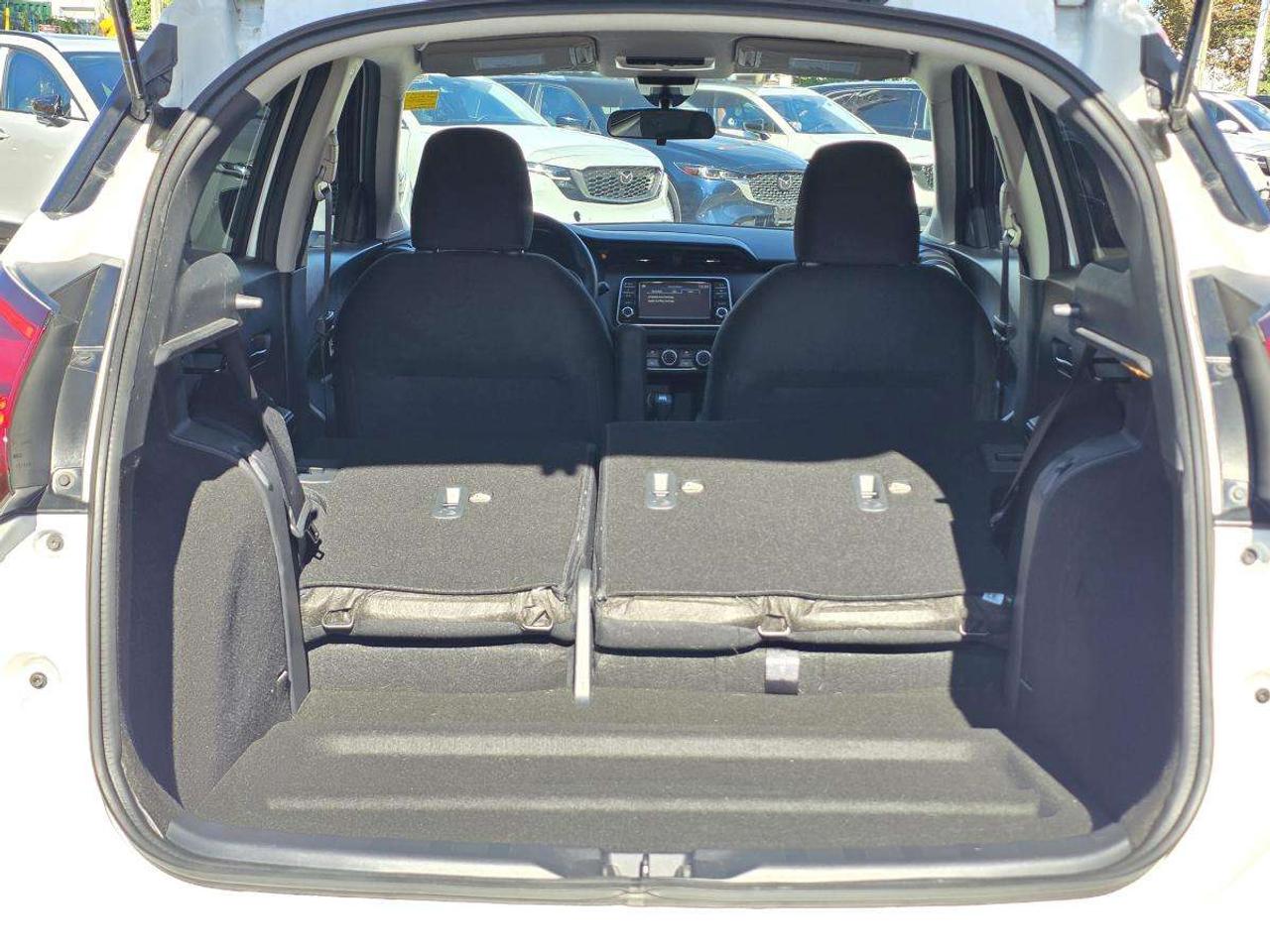 2024 Nissan Kicks LOW KM 1 OWNER CLEANC ARFAX Photo