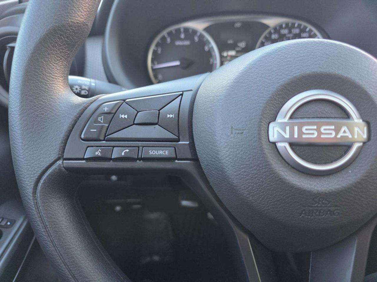 2024 Nissan Kicks LOW KM 1 OWNER CLEANC ARFAX Photo