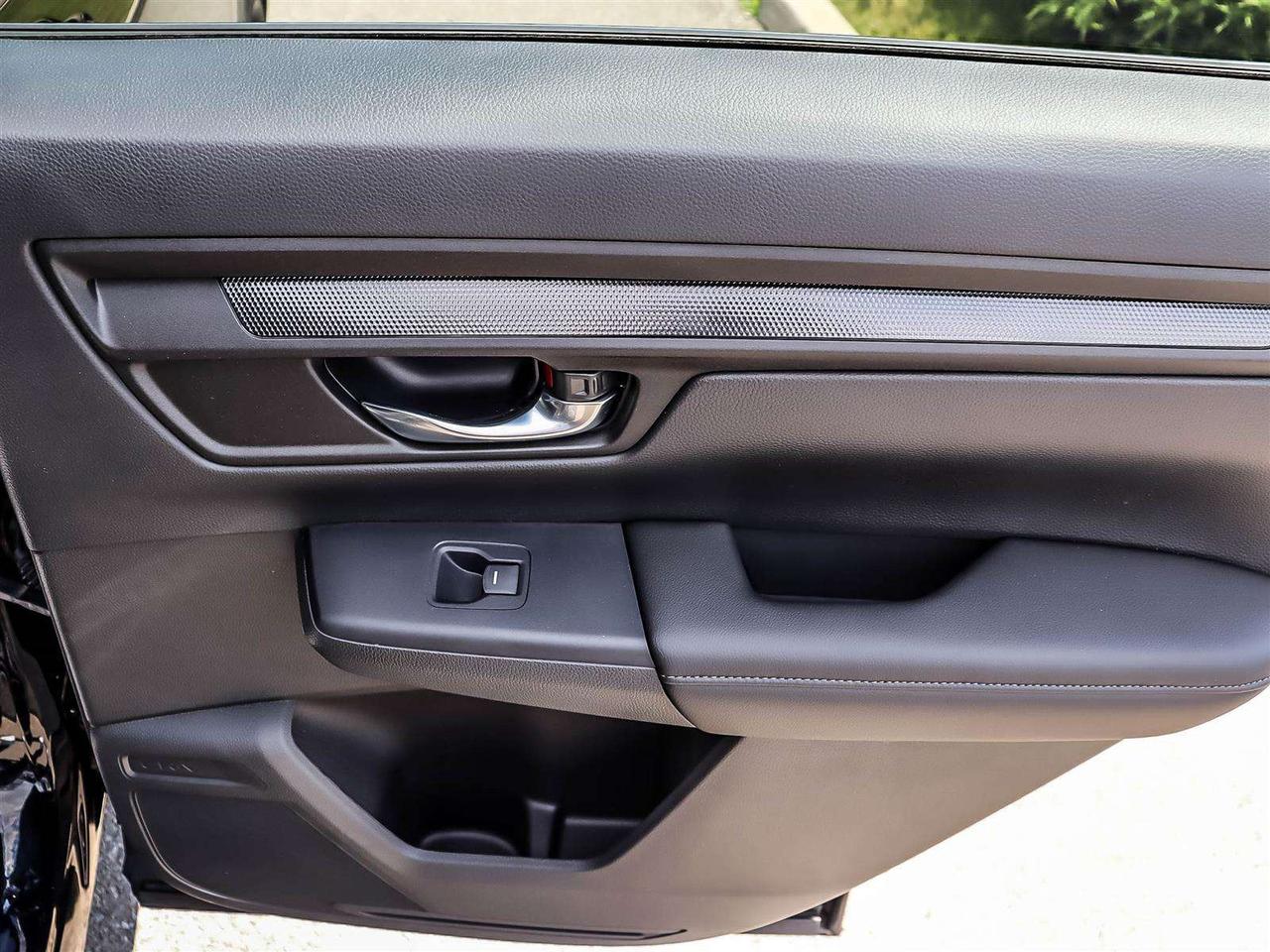 2026 Honda CR-V LX   CARPLAY   AWD   STARTER Photo