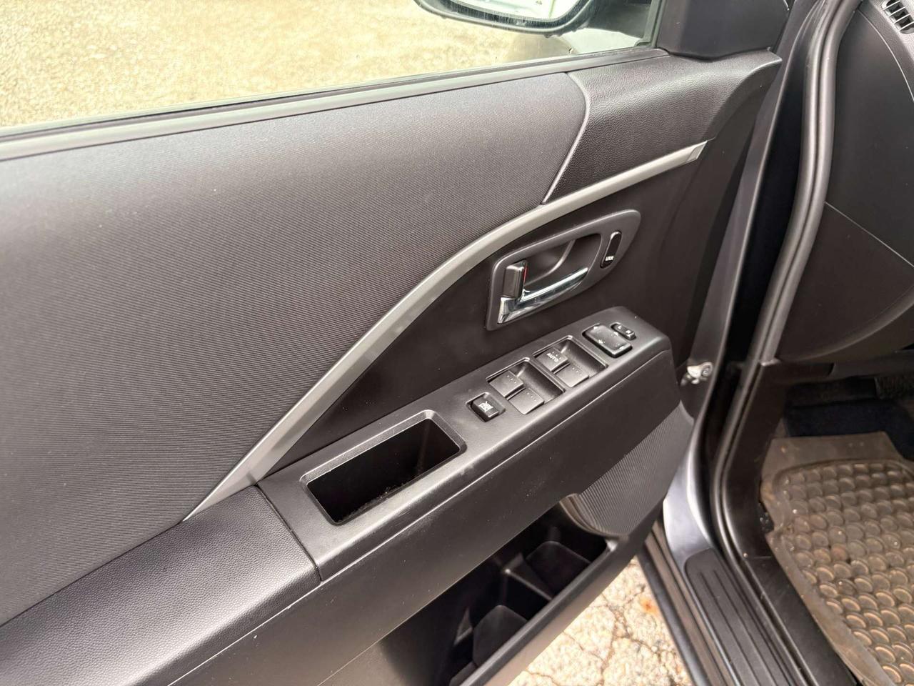 2017 Mazda 5 4DR WGN AUTO Photo