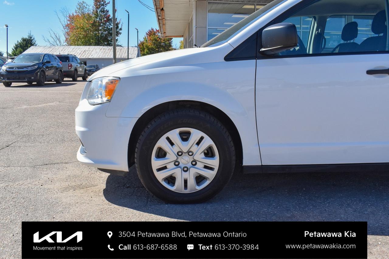 2018 Dodge Grand Caravan CVP/SXT Passenger Van Photo