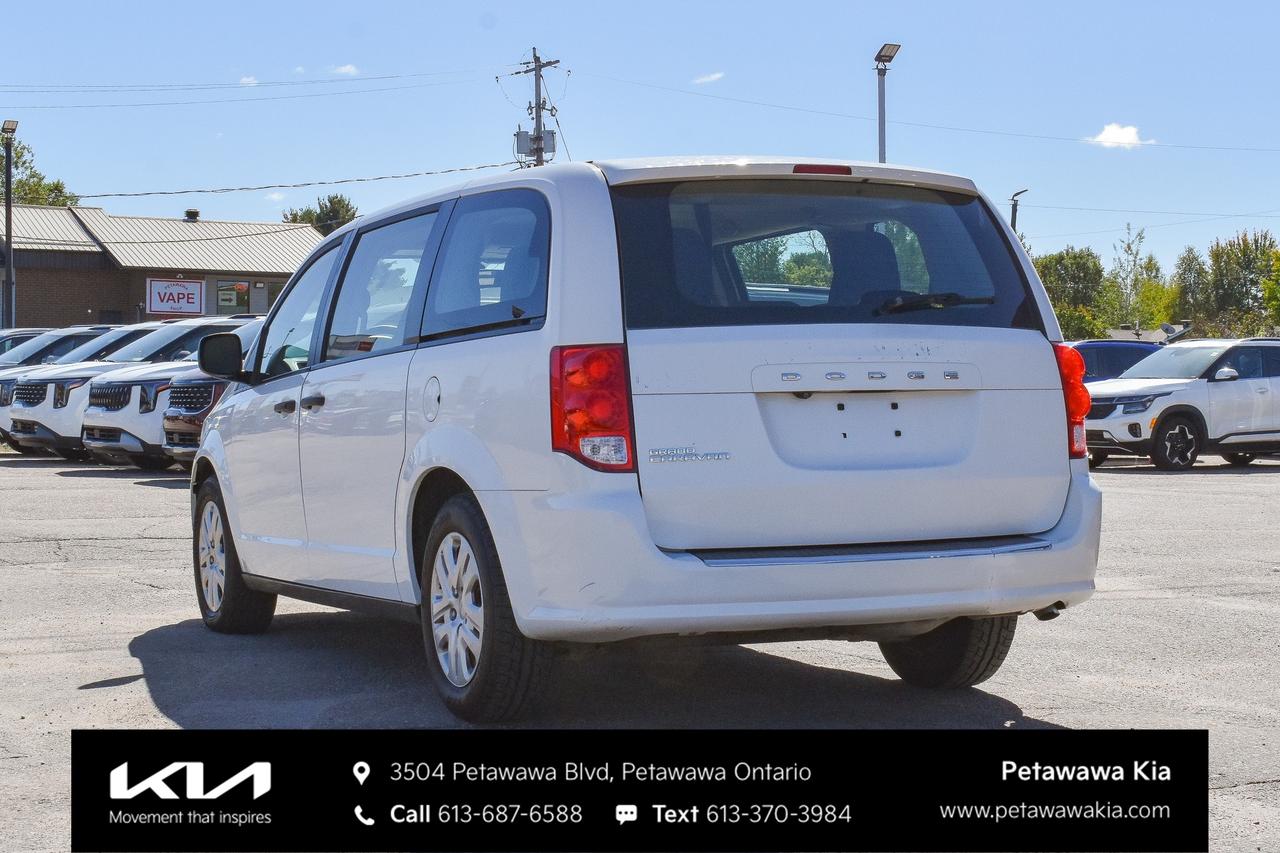2018 Dodge Grand Caravan CVP/SXT Passenger Van Photo