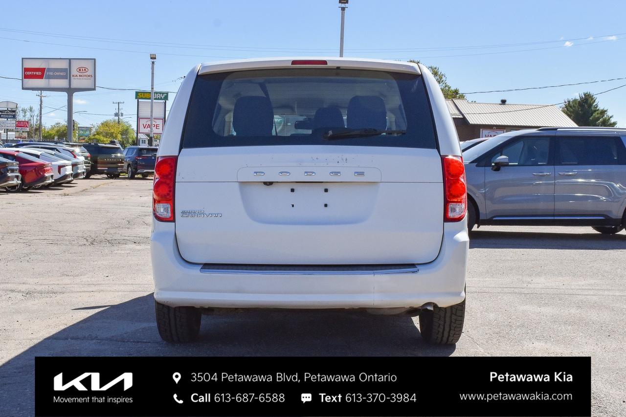 2018 Dodge Grand Caravan CVP/SXT Passenger Van Photo