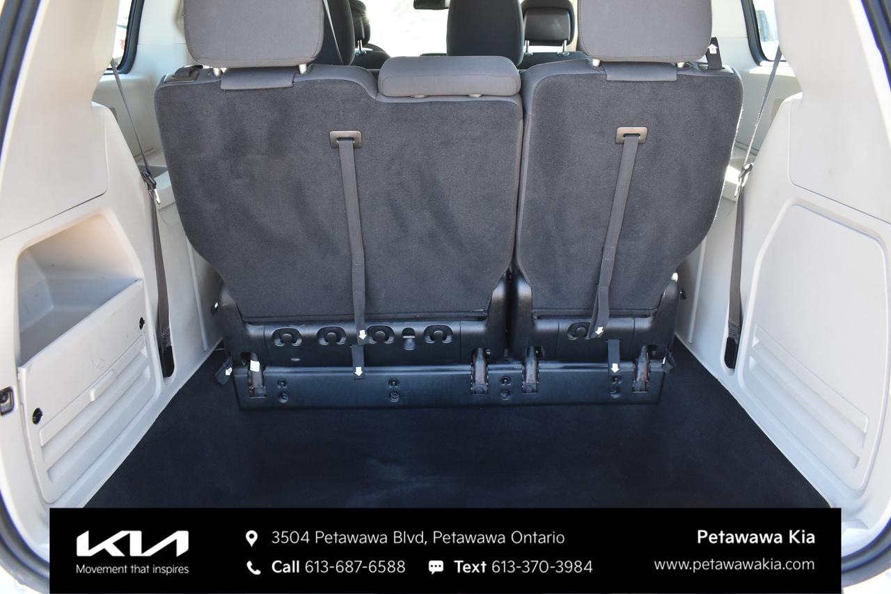 2018 Dodge Grand Caravan CVP/SXT Passenger Van Photo