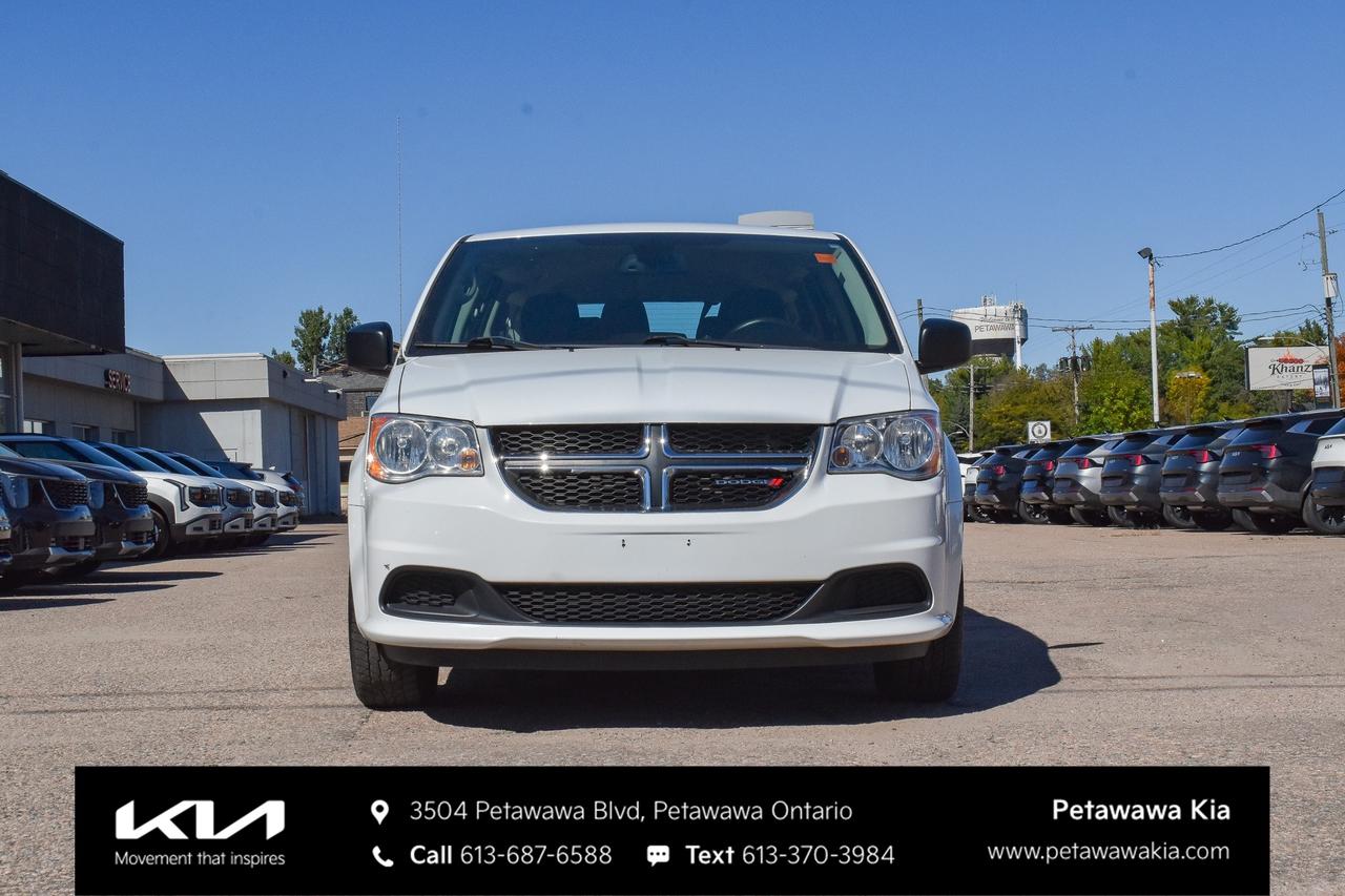 2018 Dodge Grand Caravan CVP/SXT Passenger Van Photo