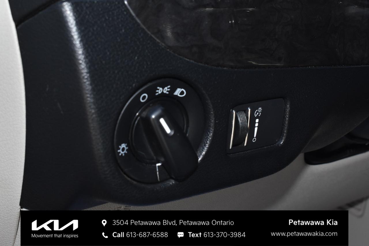 2018 Dodge Grand Caravan CVP/SXT Passenger Van Photo