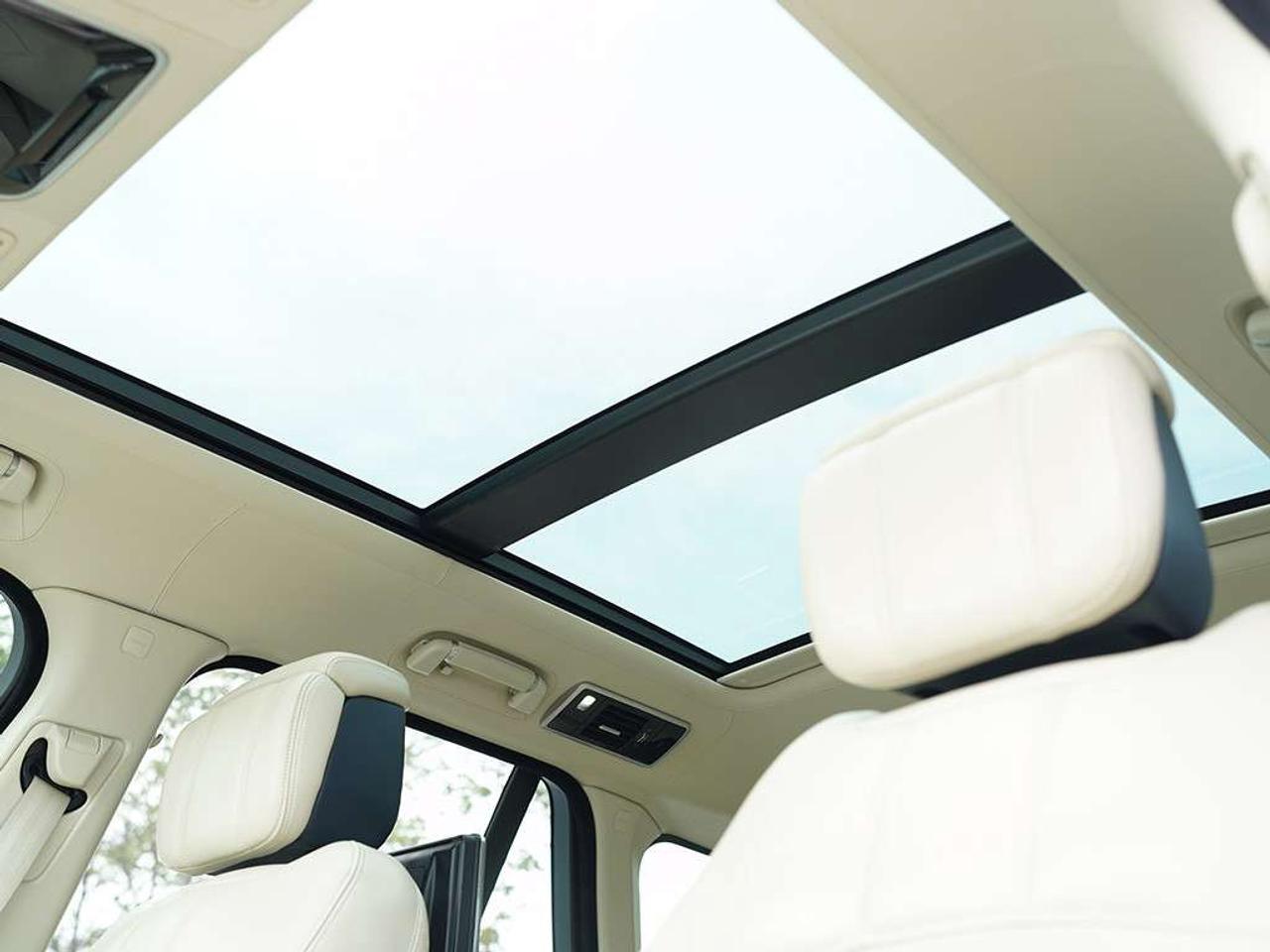 2020 Land Rover Range Rover P400e Autobiography Plug-in Hybrid Massage Seats Soft Close Headsup Display & Much More Photo