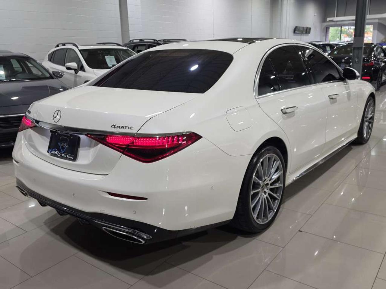 2021 Mercedes-Benz S-Class S 500 4MATIC AMG PKG MHEV Rear-Axle Steering NO ACCIDENT LOW KM CARBON FIBER TRIM DIAMOND STICH LEATHER INTERIOR Photo