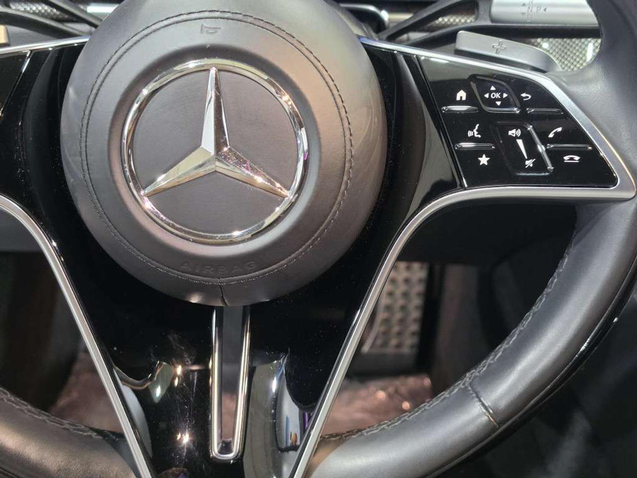 2021 Mercedes-Benz S-Class S 500 4MATIC AMG PKG MHEV Rear-Axle Steering NO ACCIDENT LOW KM CARBON FIBER TRIM DIAMOND STICH LEATHER INTERIOR Photo